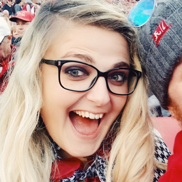 Meet your Posher, Emily - Picture 1 of 1